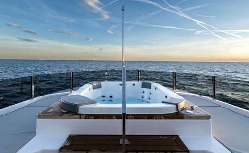 FERRETTI CUSTOM LINE FERRETTI CUSTOM LINE Navetta 42