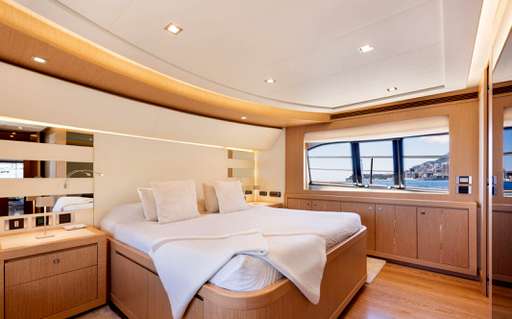 Ferretti custom line Ferretti custom line Navetta 26 crescendo