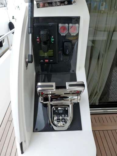 PRINCESS YACHTS PRINCESS YACHTS PRINCESS 82