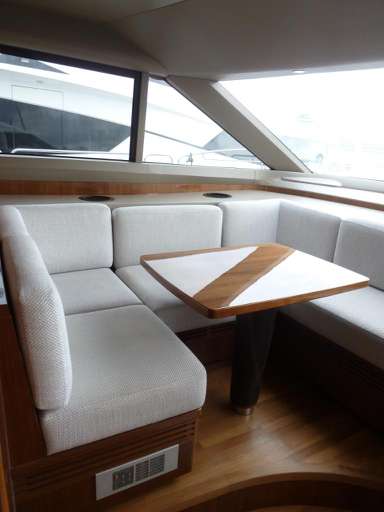 PRINCESS YACHTS PRINCESS YACHTS PRINCESS 82