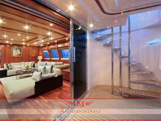 Crn - ferretti group Cl 128 от 2007