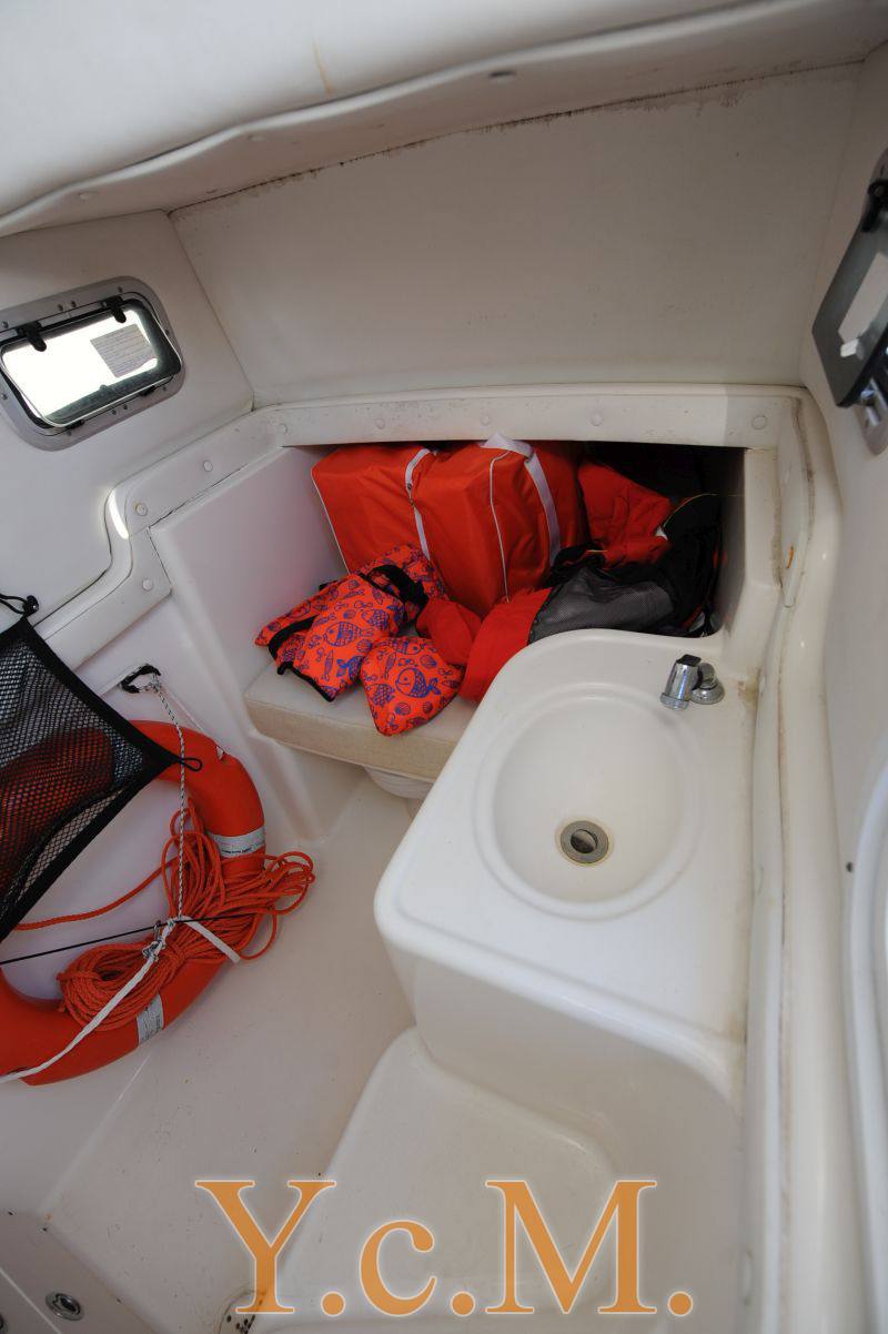 Century 3200 center console