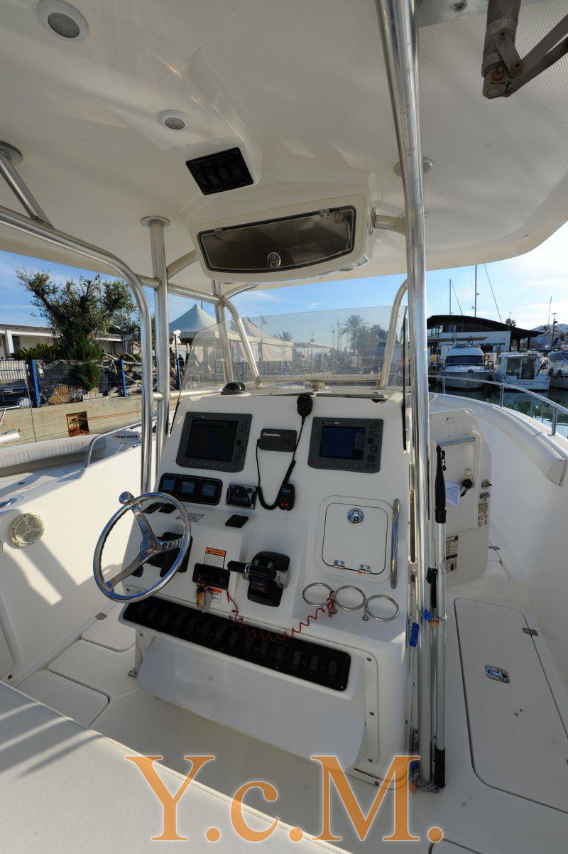 Century 3200 center console