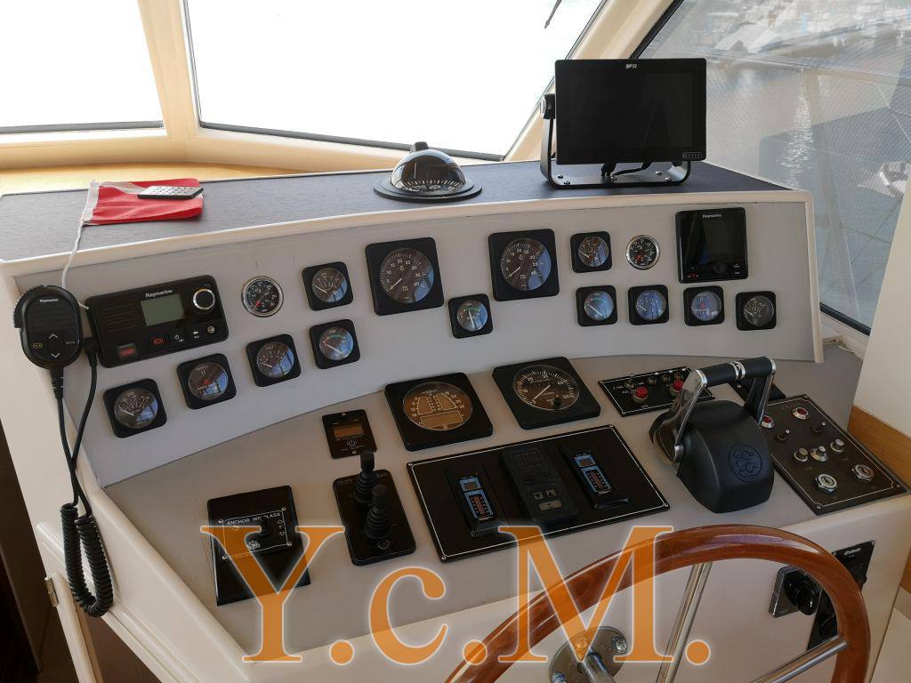 Hi star marine Hi star 52 fly bateau à moteur