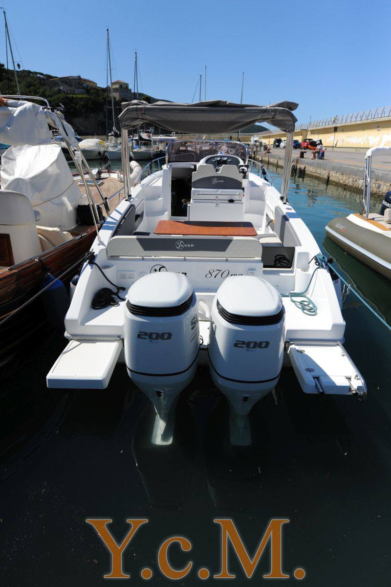 Saver 870 w a motor boat