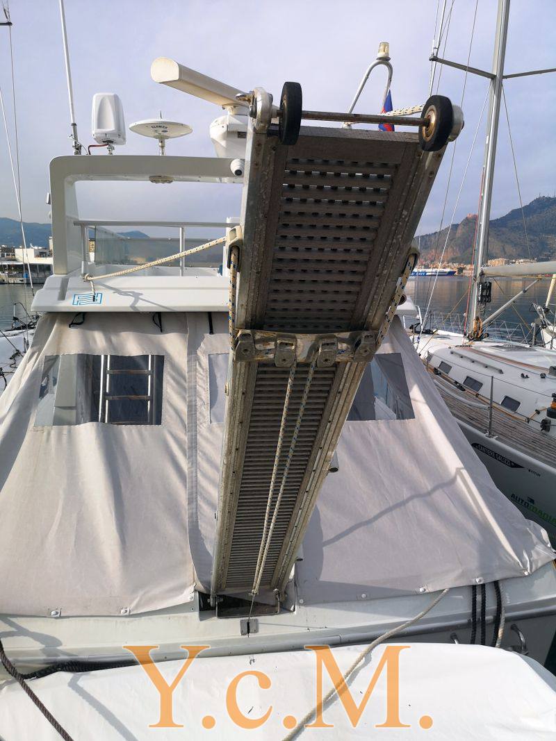 Ferretti 39 fly barca a motore