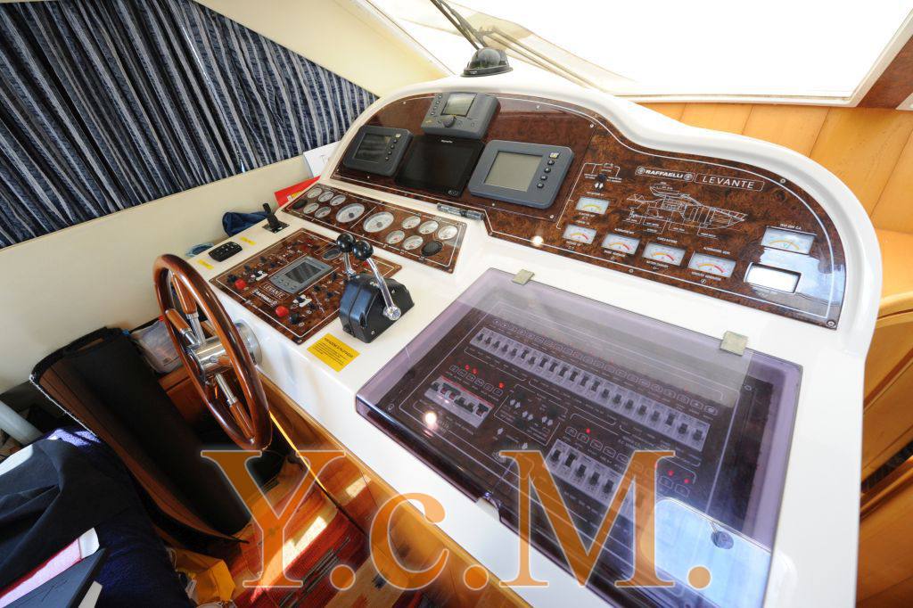 Raffaelli Levante 43 fly 