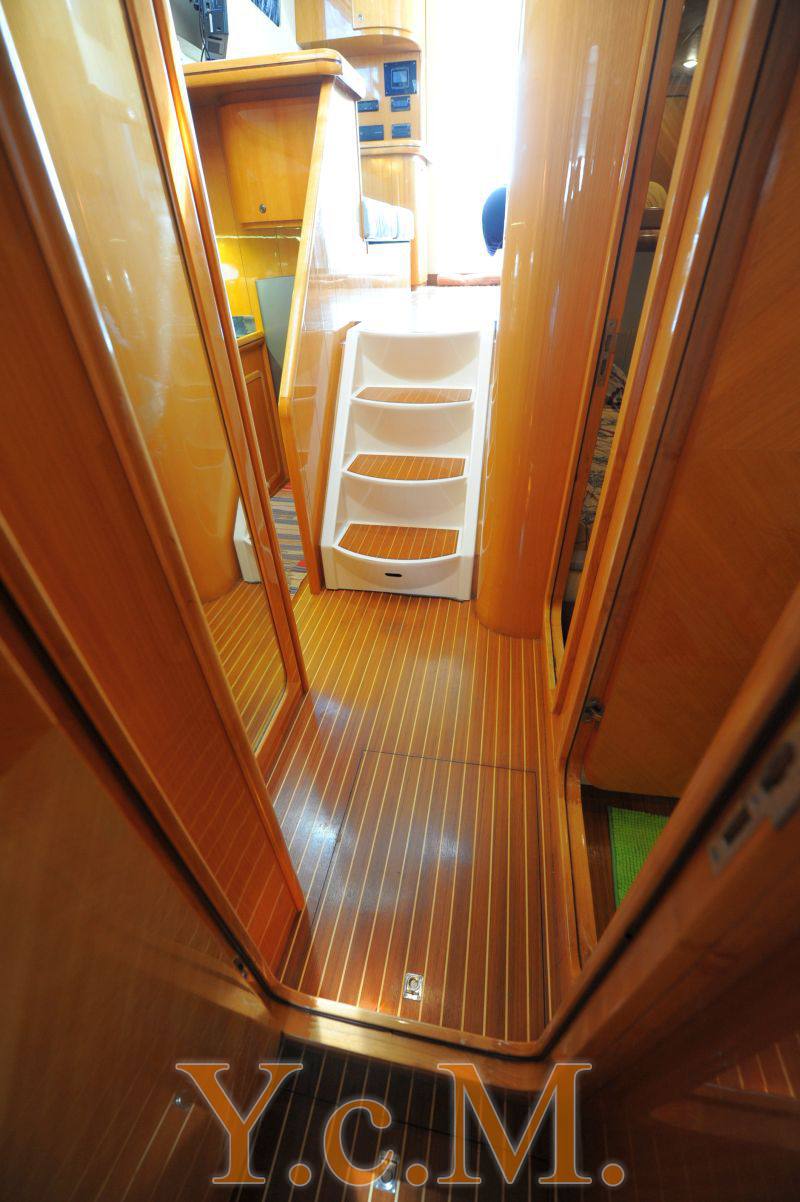 Raffaelli Levante 43 fly Motor boat used for sale