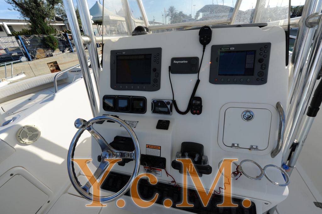 Century 3200 center console 