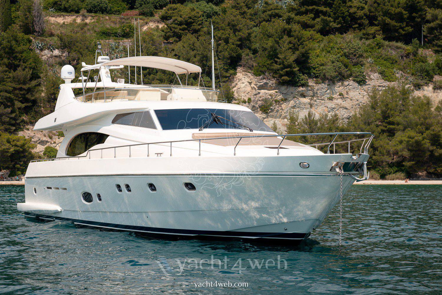 Ferretti yachts 730 