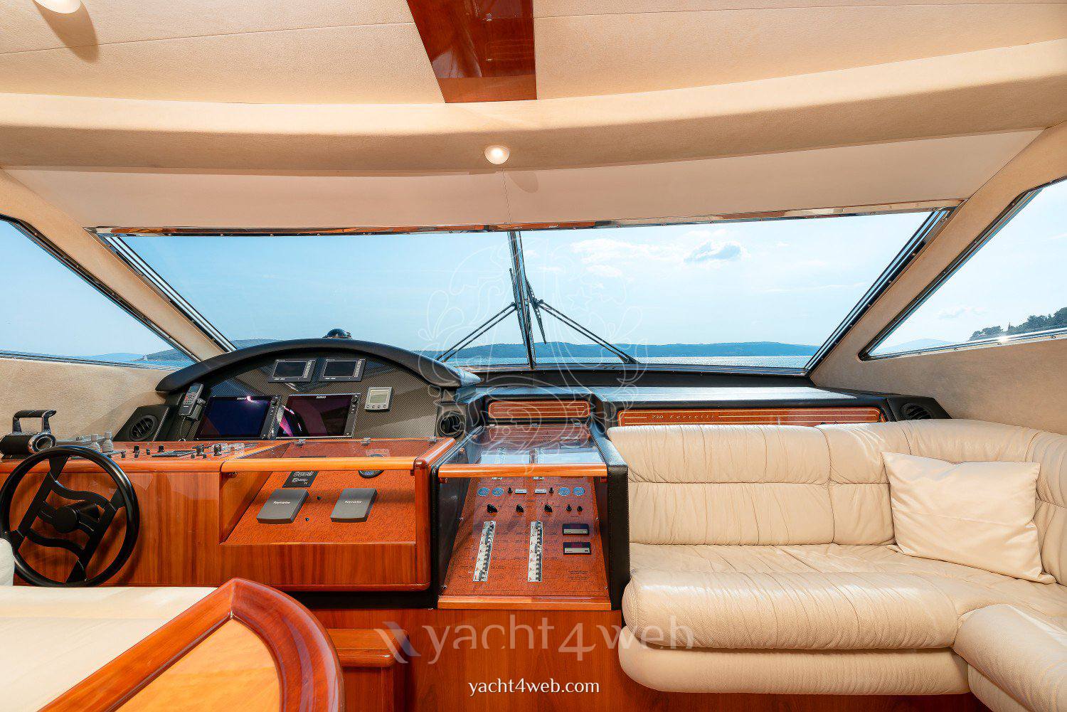 Ferretti yachts 730 