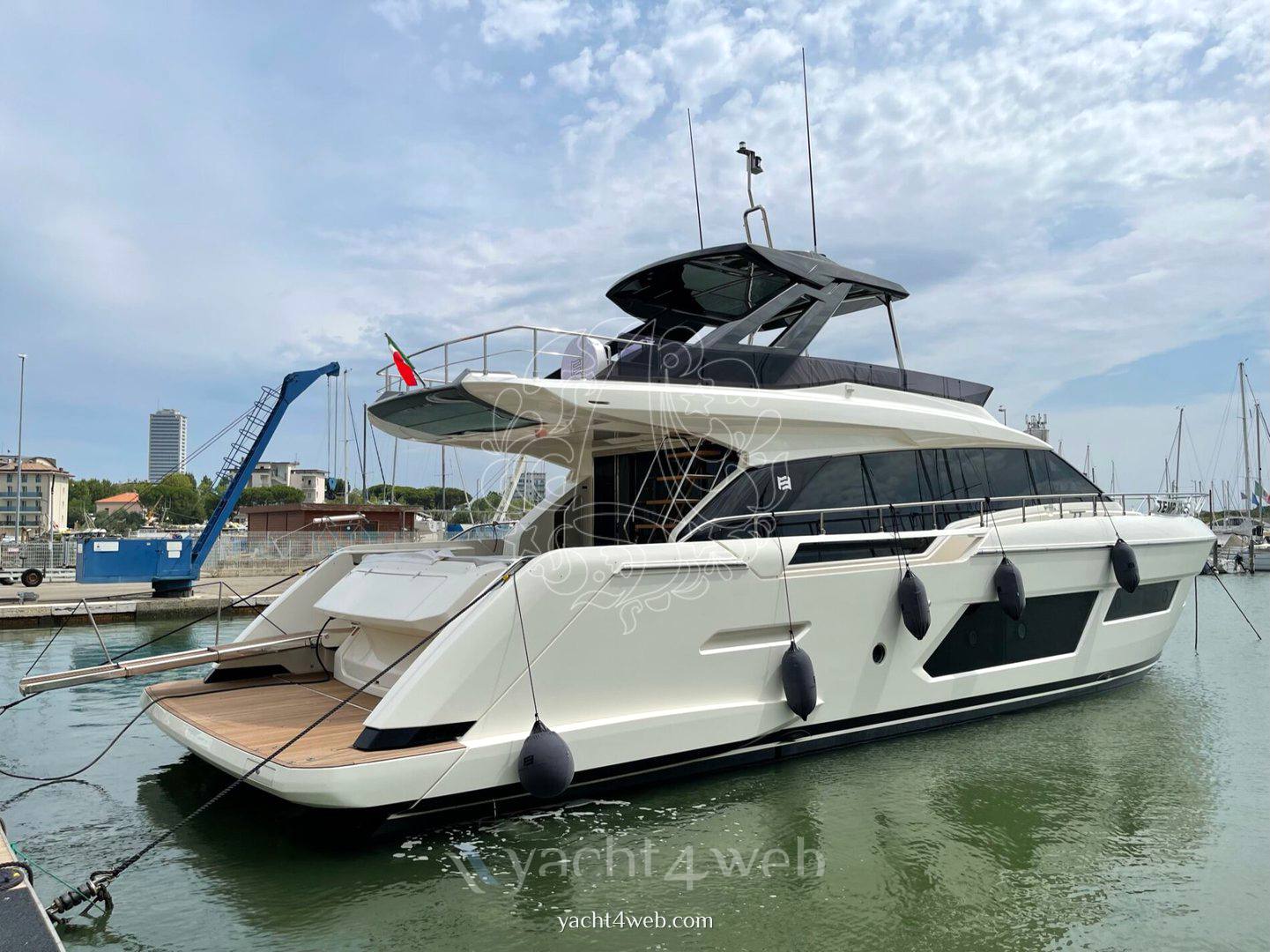 Ferretti yachts 670 usato