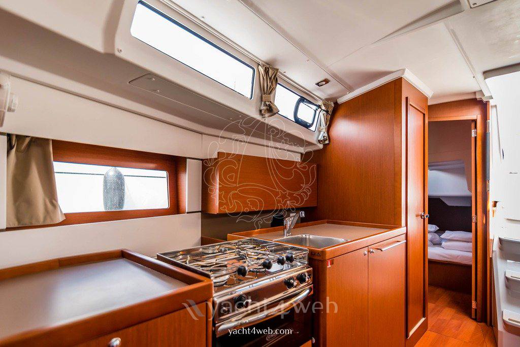 Beneteau Oceanis 38.1 Парус cruiser