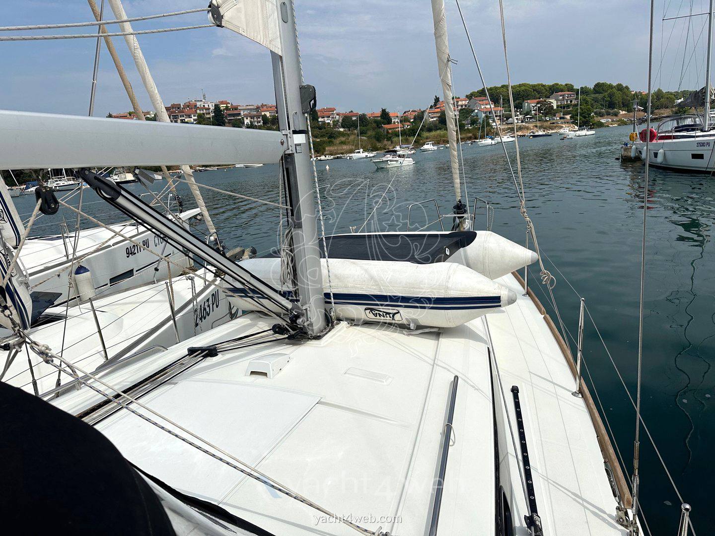 Beneteau Oceanis 38.1 Парус cruiser