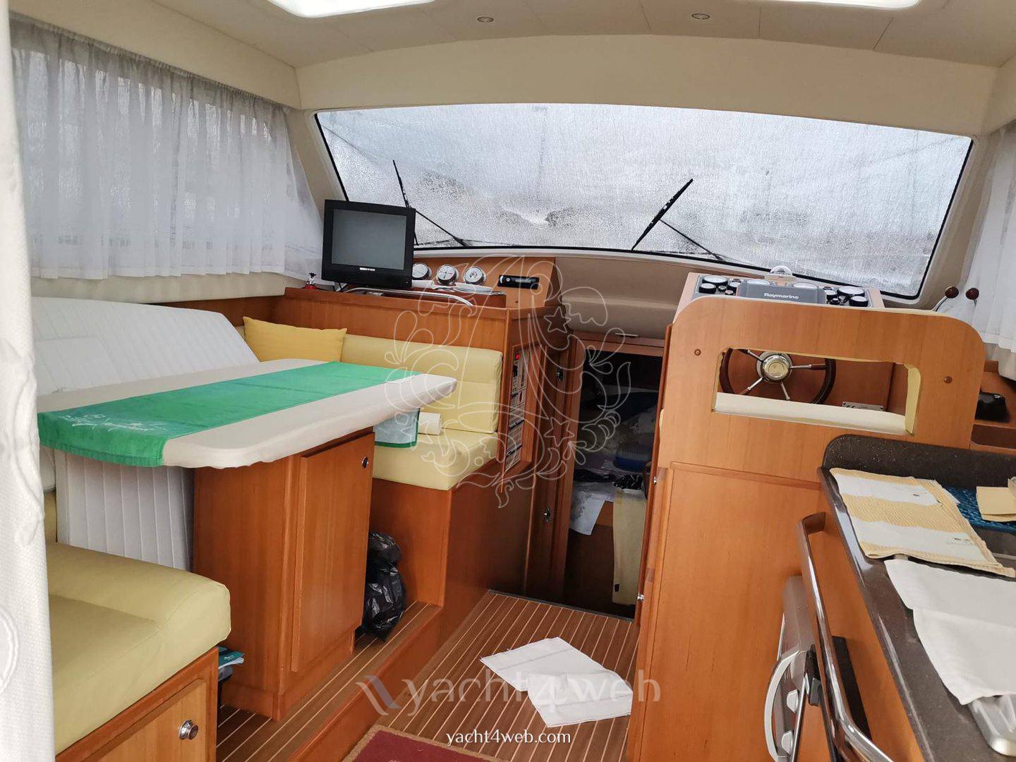 Cantiere navale viareggio Bellcraft 1000 fotografia