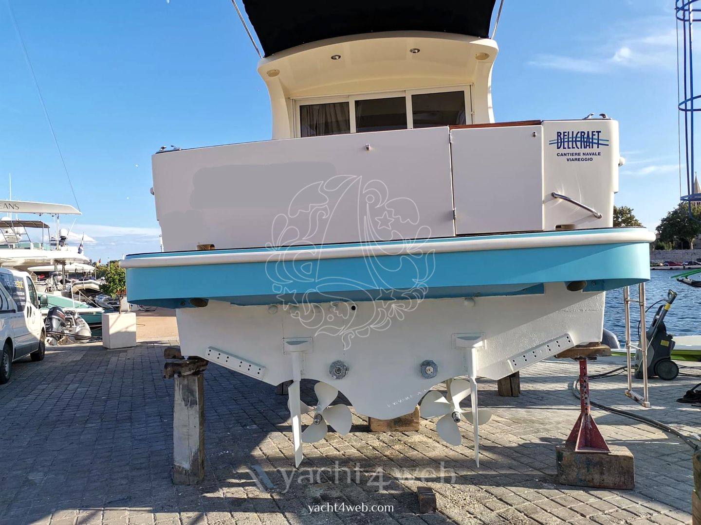 Cantiere navale viareggio Bellcraft 1000 Barca a motore usata in vendita