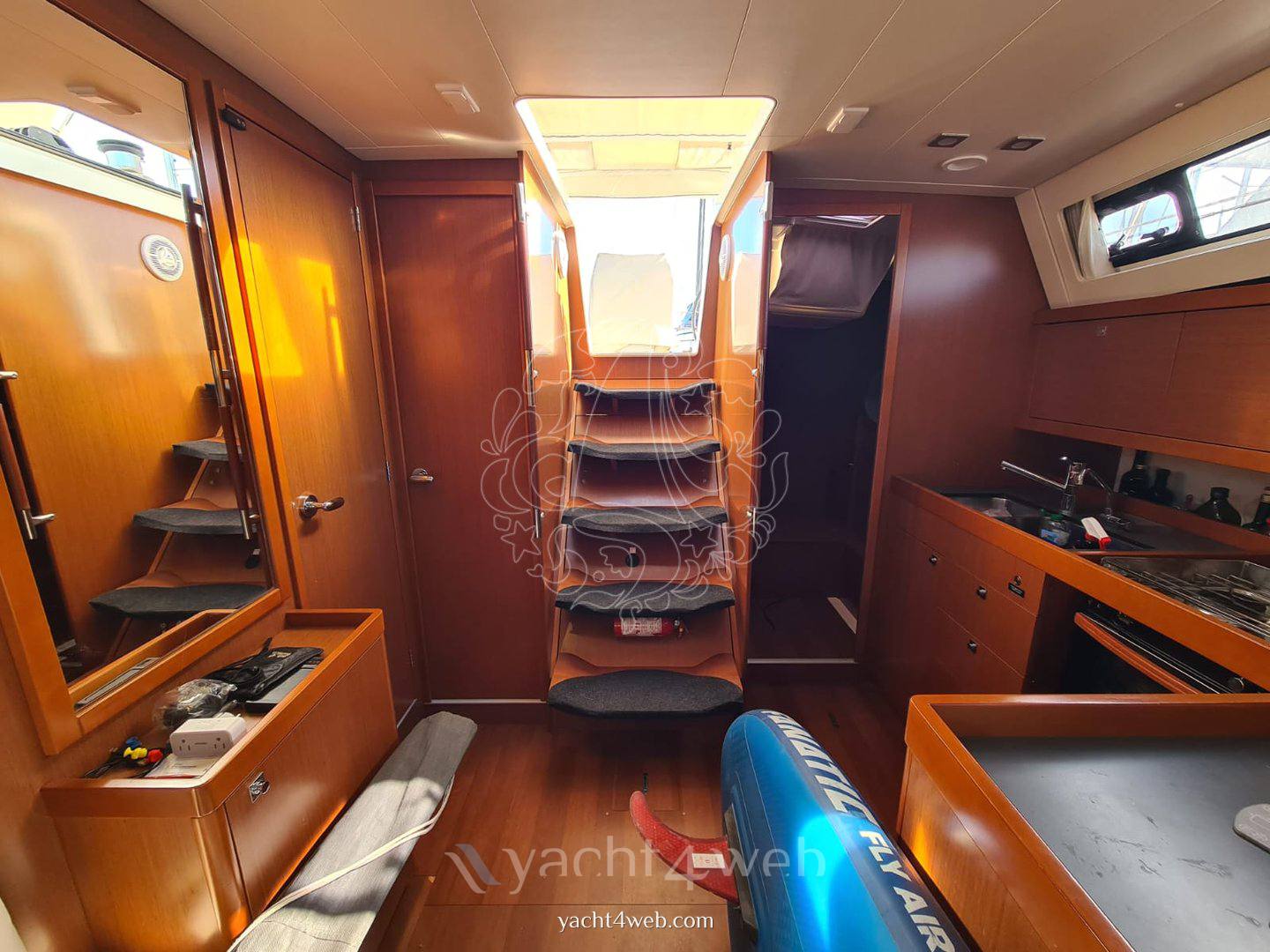 Beneteau Oceanis 41 Парусная лодка