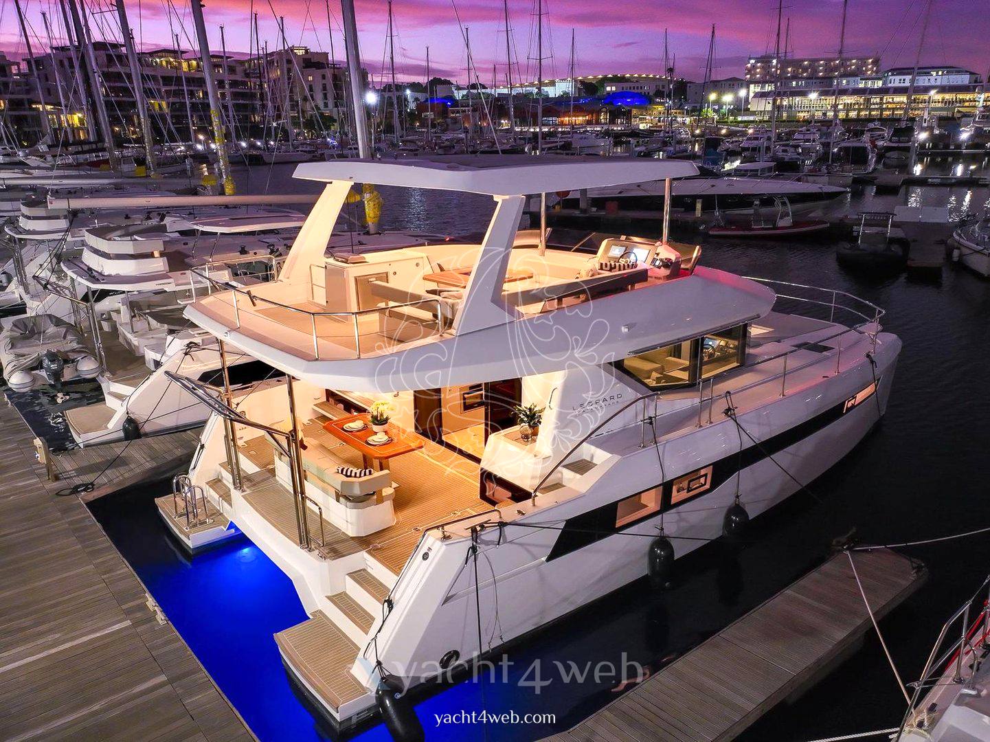 Leopard catamarans Leopard 40 powercat 