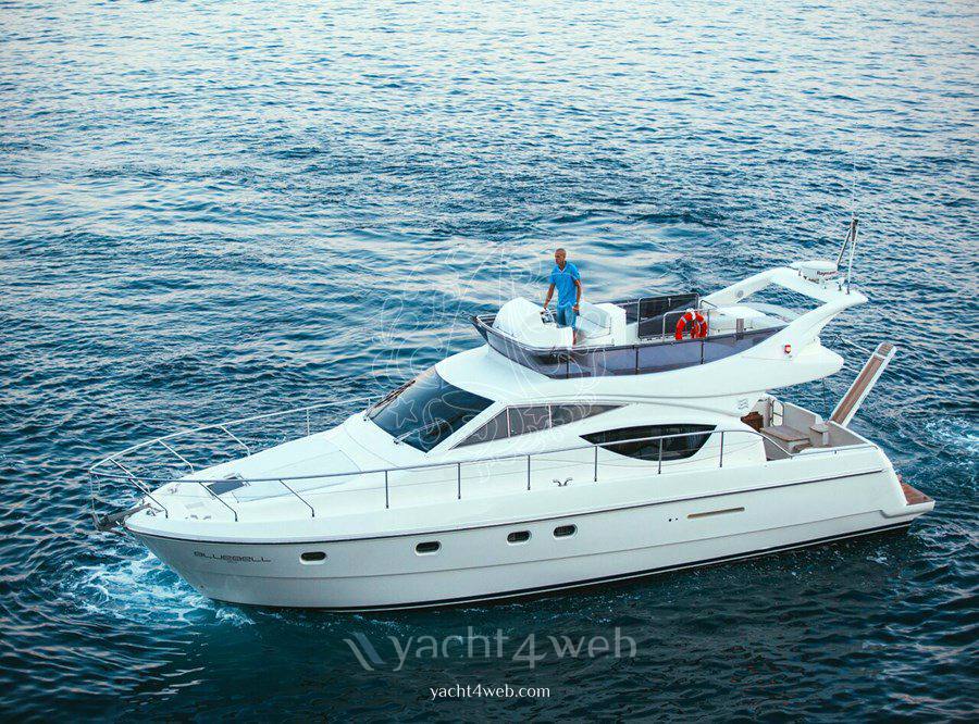 Ferretti yachts 460