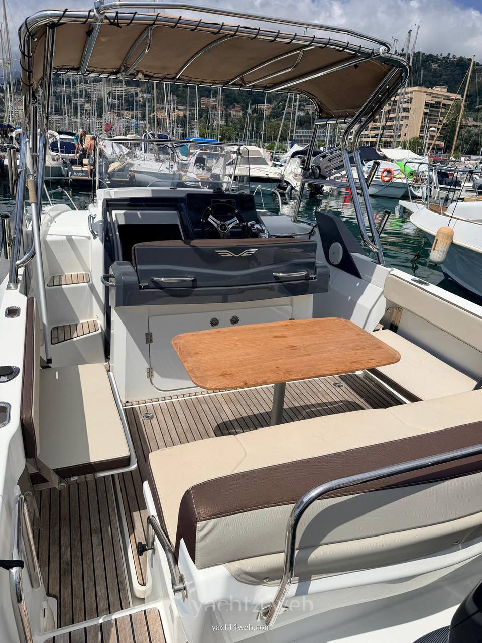 Beneteau Flyer 7.7 sun deck