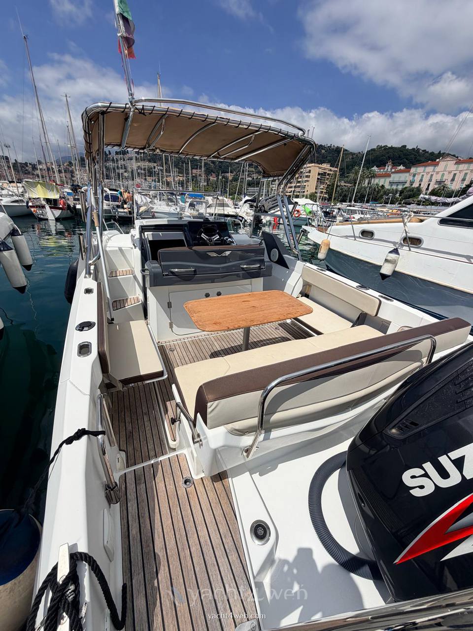 Beneteau Flyer 7.7 sun deck