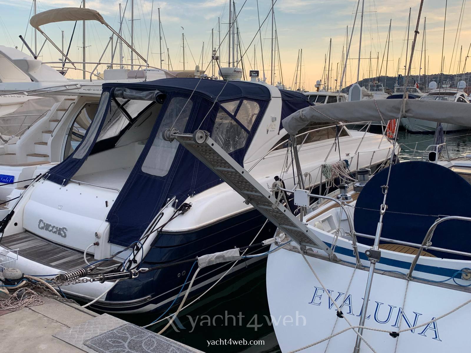 Princess yachts V 42