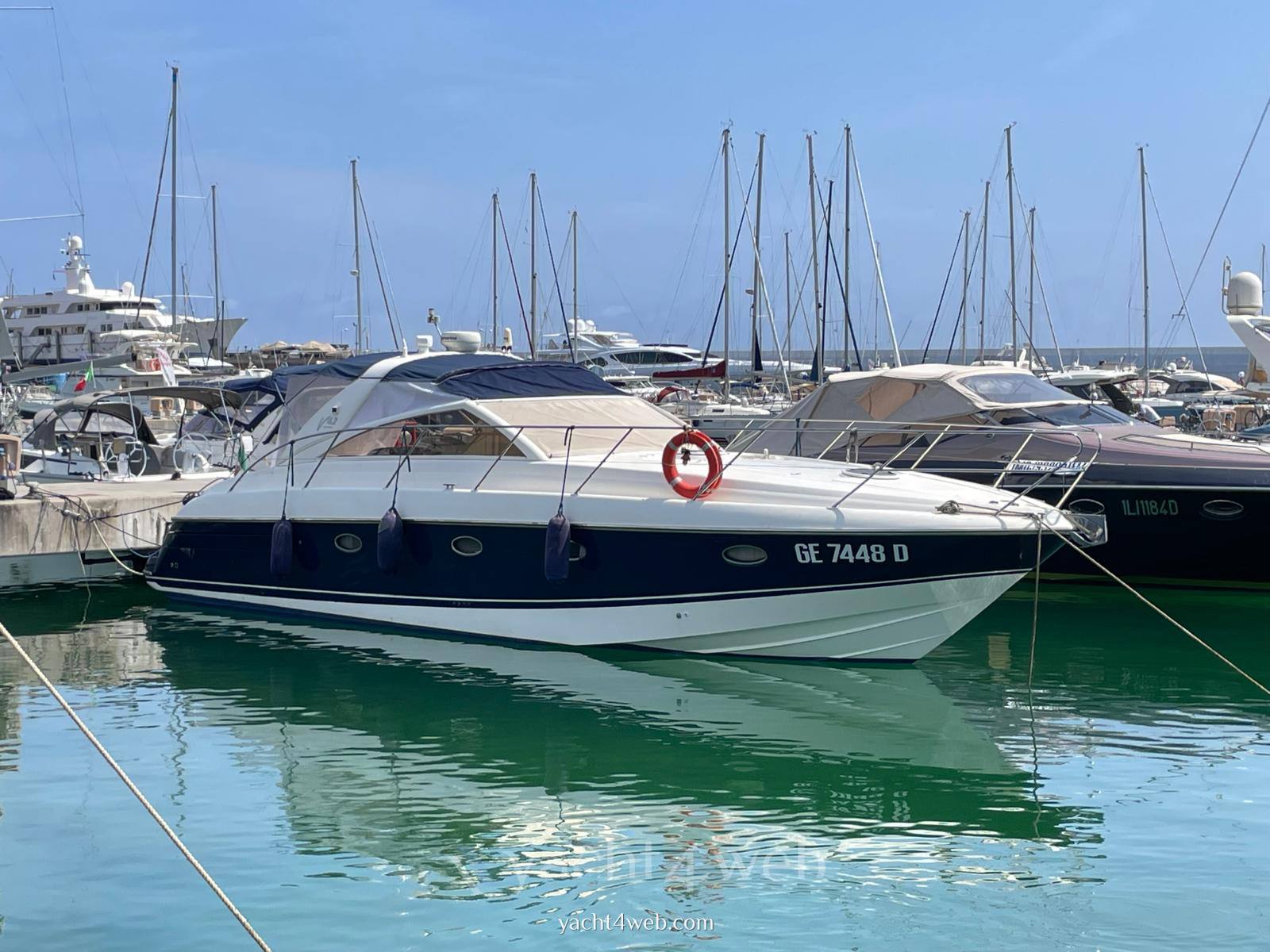 Princess yachts V 42
