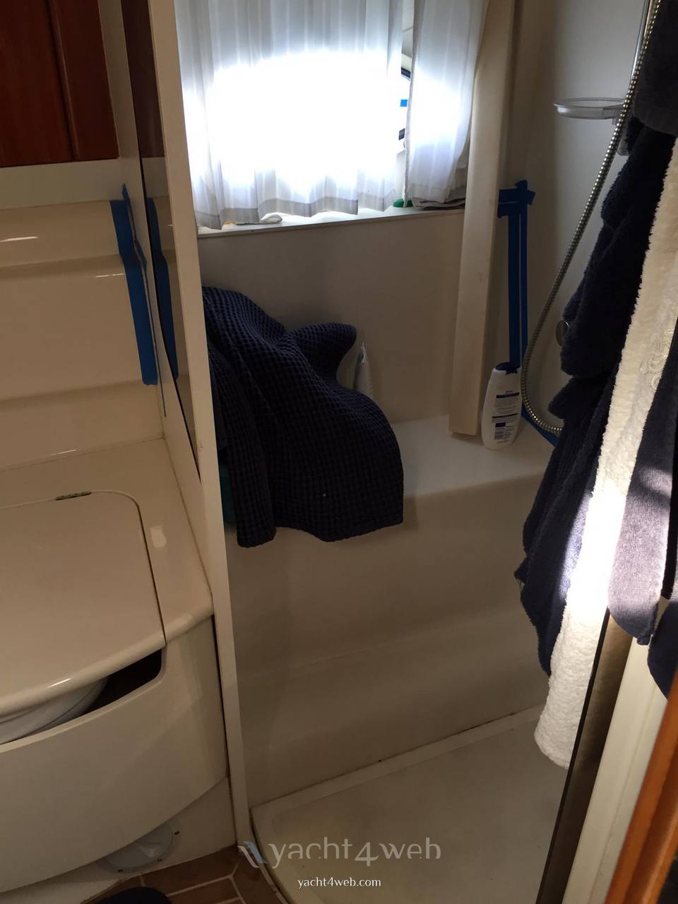 Princess yachts V 42