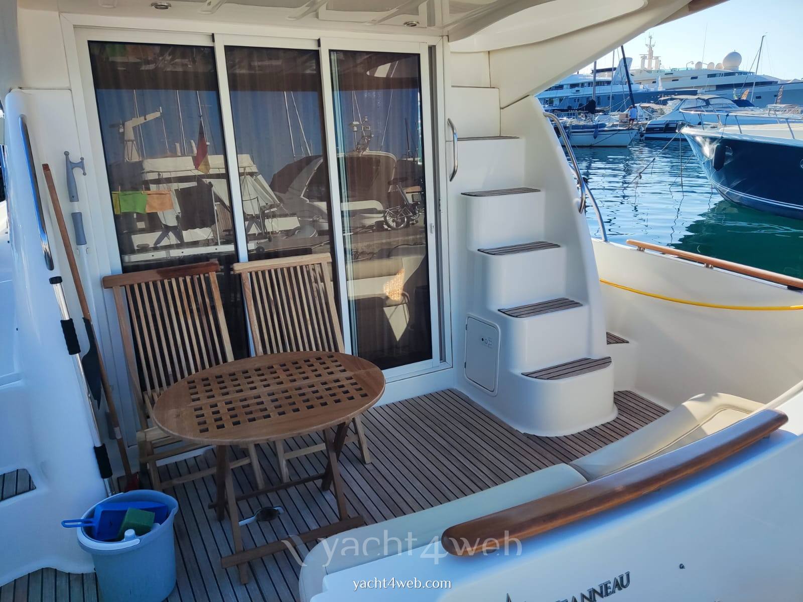 Jeanneau Prestige 32 Flybridge verwendet