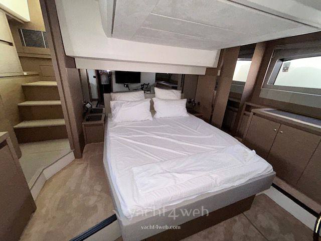 Prestige 520 Flybridge