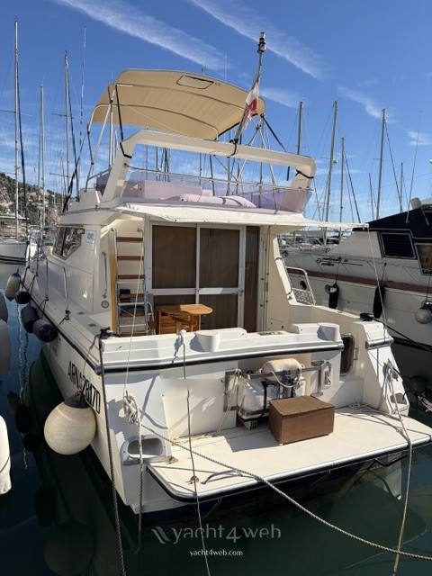Azimut Az 35 驾驶桥楼