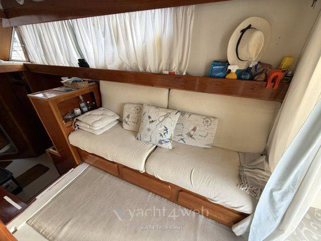 Azimut Az 35 驾驶桥楼