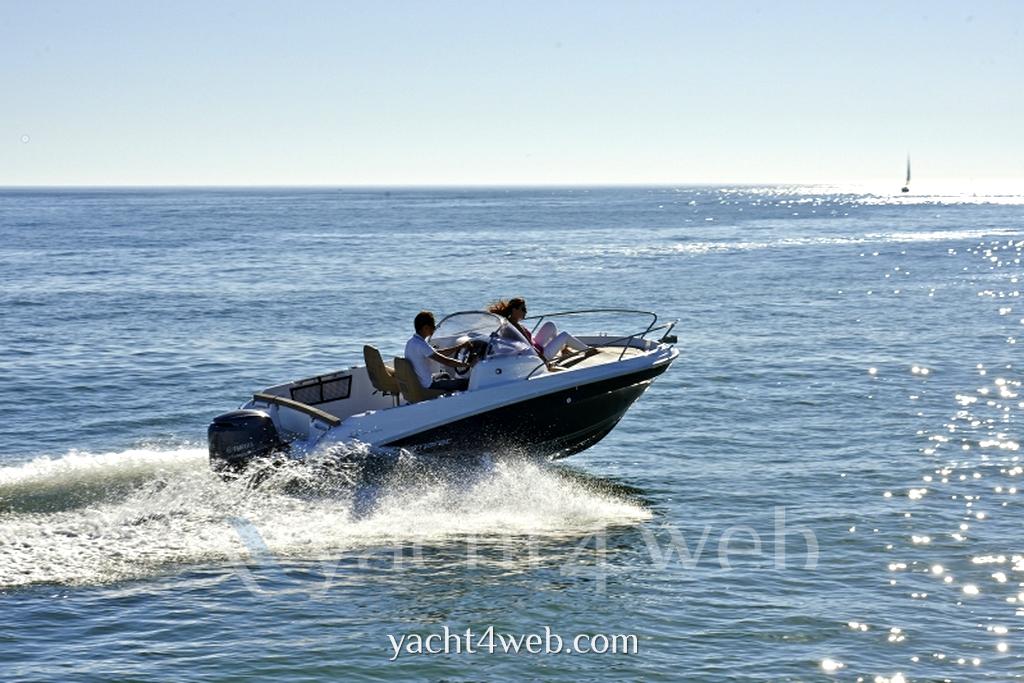 Jeanneau Cap camarat 5.5 wa serie 2 Barca a motore nuova in vendita