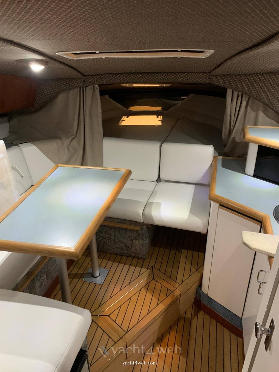Bayliner Avanti 3055 使用