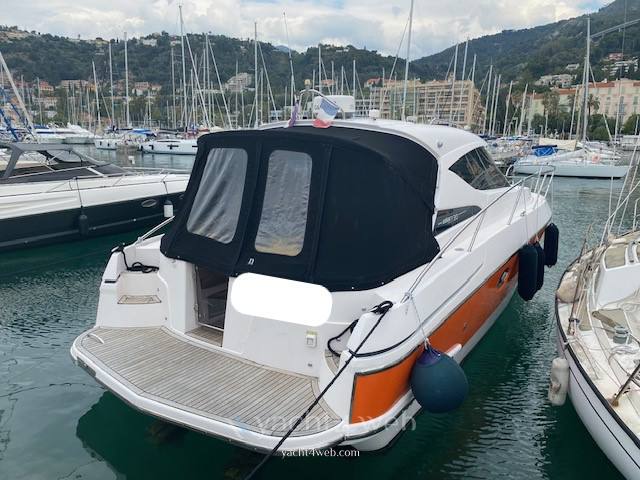ELAN Power 30 Моторная лодка используется для продажи