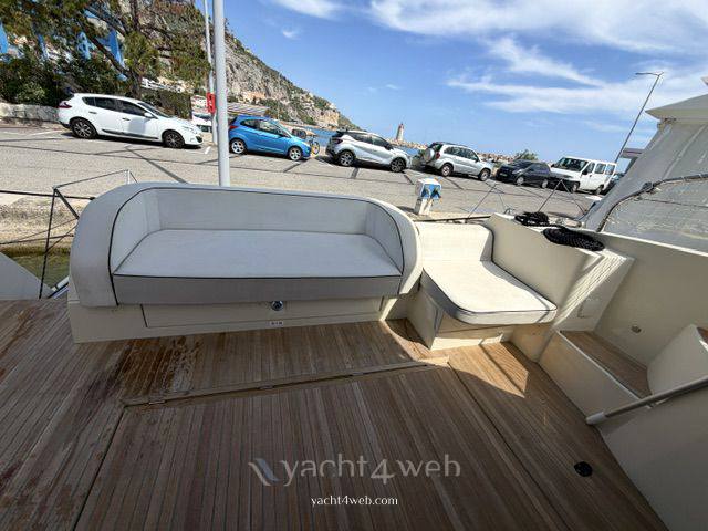 Beneteau Montecarlo 5s Barca a motore usata in vendita