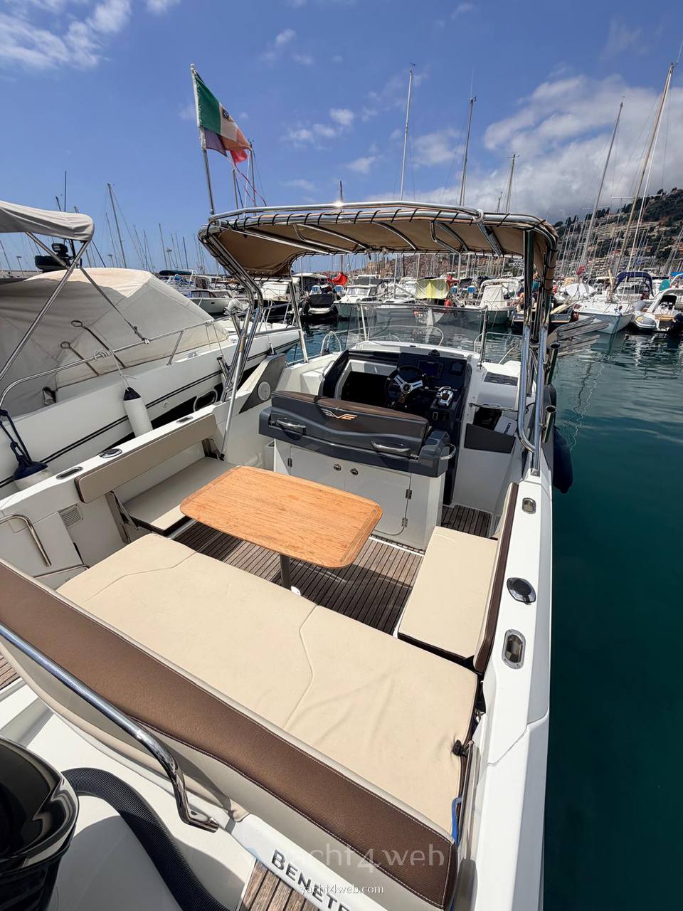 Beneteau Flyer 7.7 sun deck Bateau à moteur nouveau en vente
