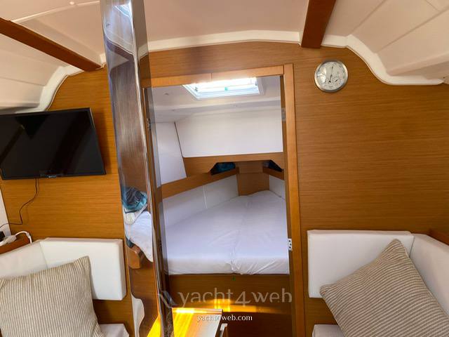 Jeanneau Sun odyssey 349 照片