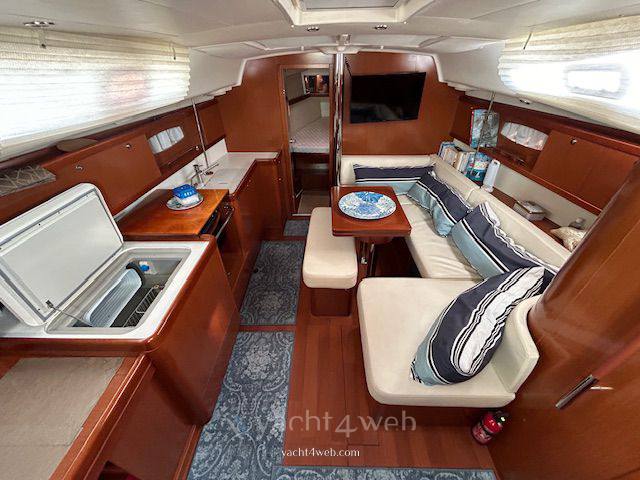 Beneteau Oceanis 40 Парусная лодка