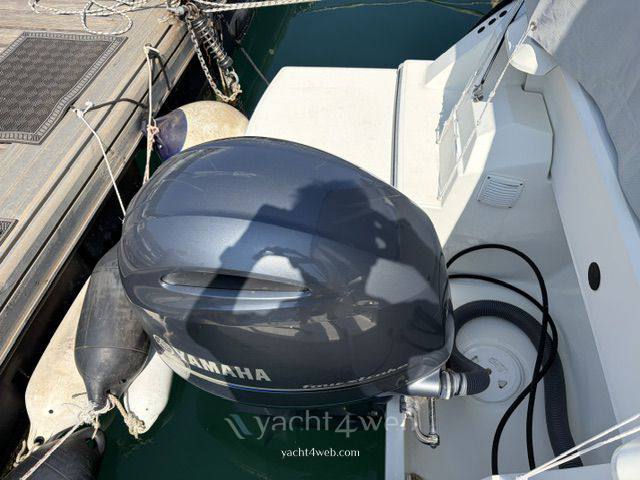 Beneteau Antares 8 Pilotina usato