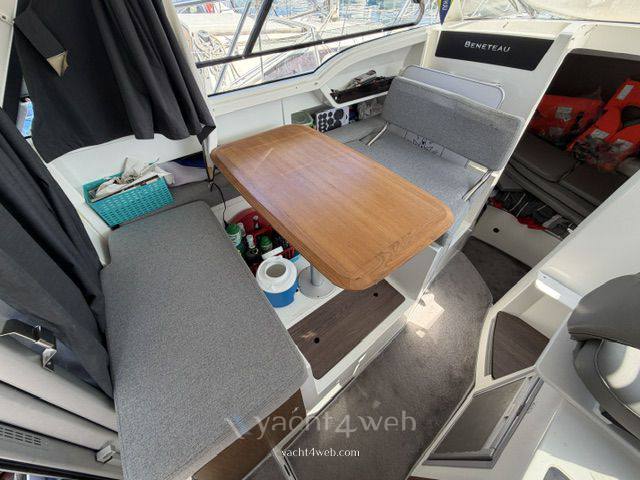 Beneteau Antares 8 fotografia
