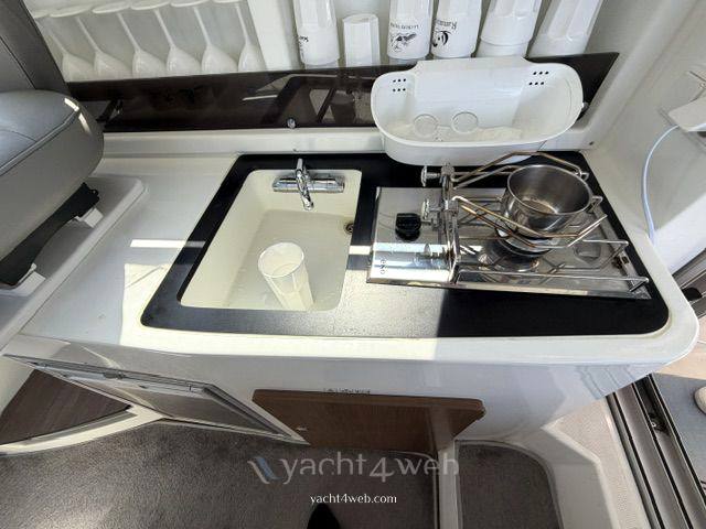Beneteau Antares 8 barca a motore