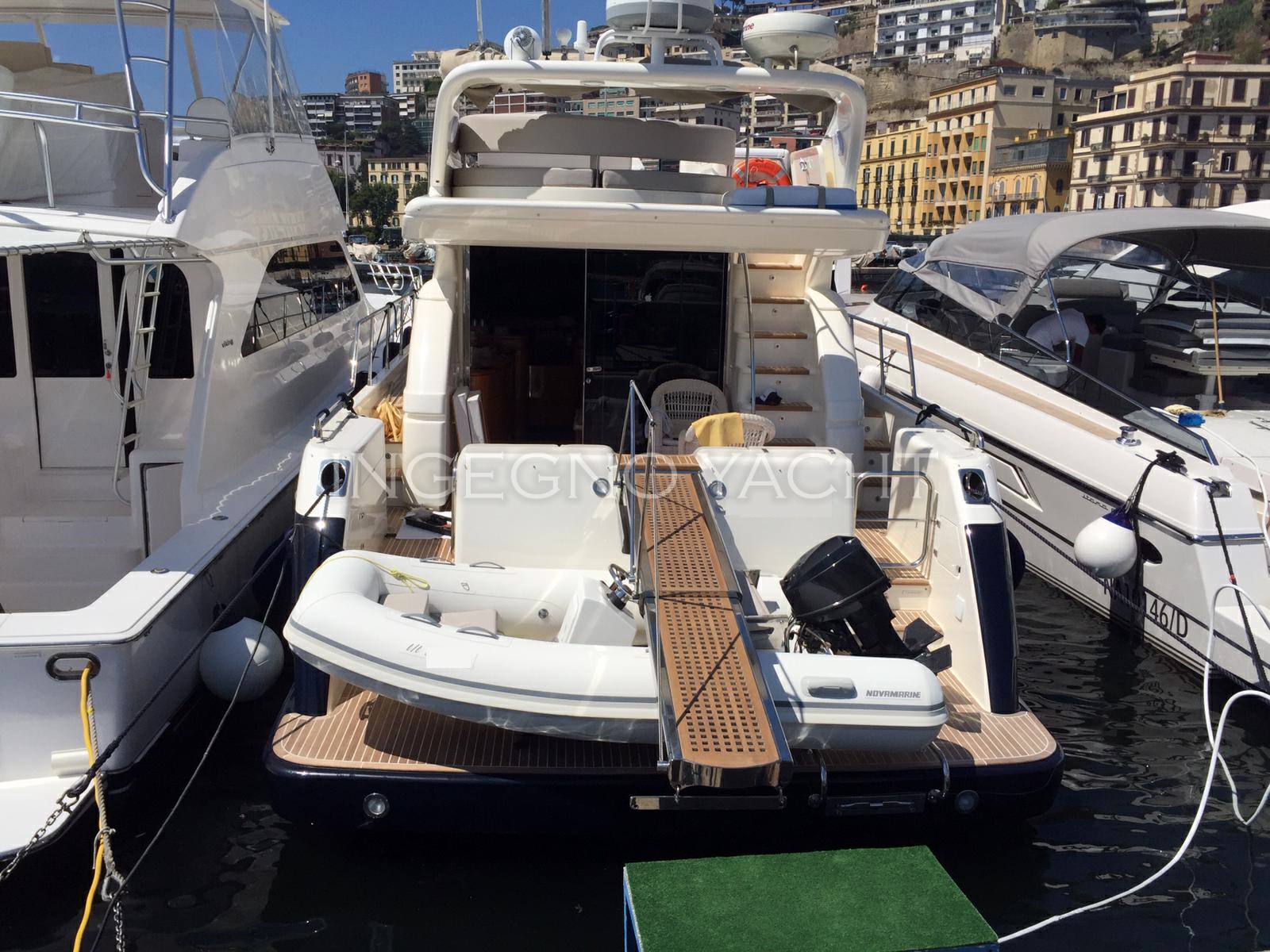 Uniesse 55 fly Barco a motor usado para venda