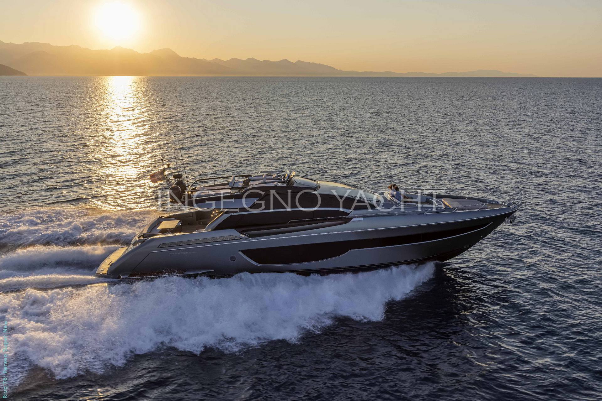 Riva 76 perseo Barco a motor usado para venda