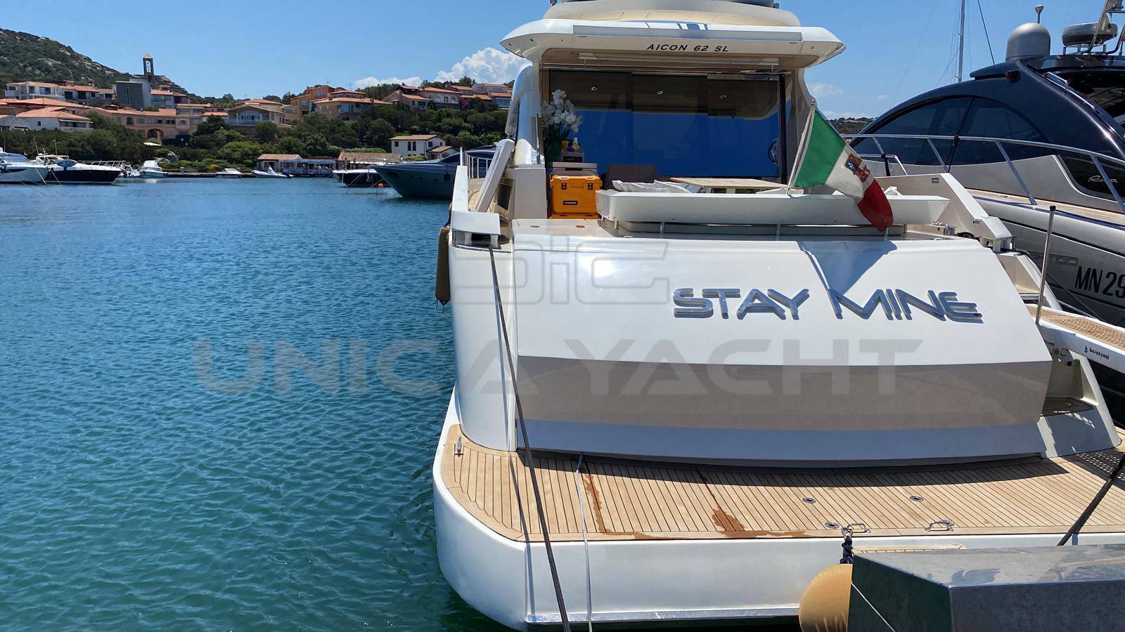 Aicon 62 sl Motor boat used for sale