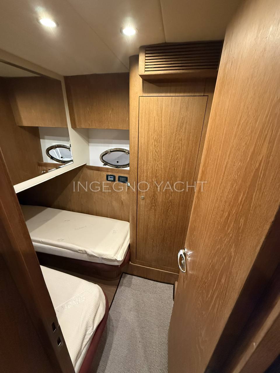 Solare 47 hard top 2015