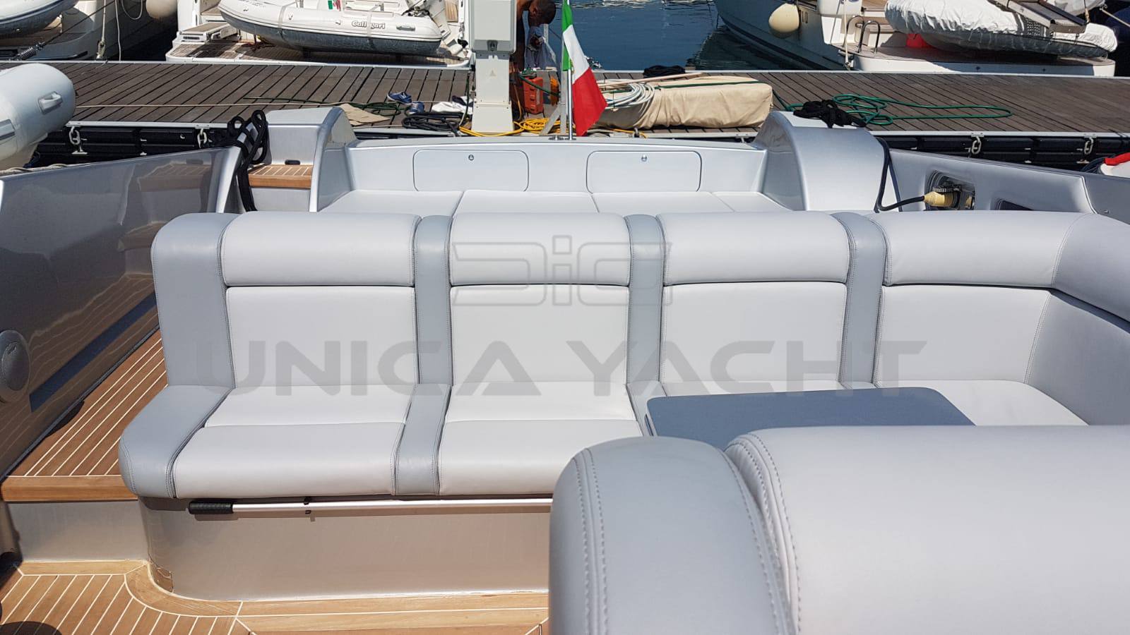 Magnum Marine 50 bestia, Motor boat used for sale (Express cruiser)