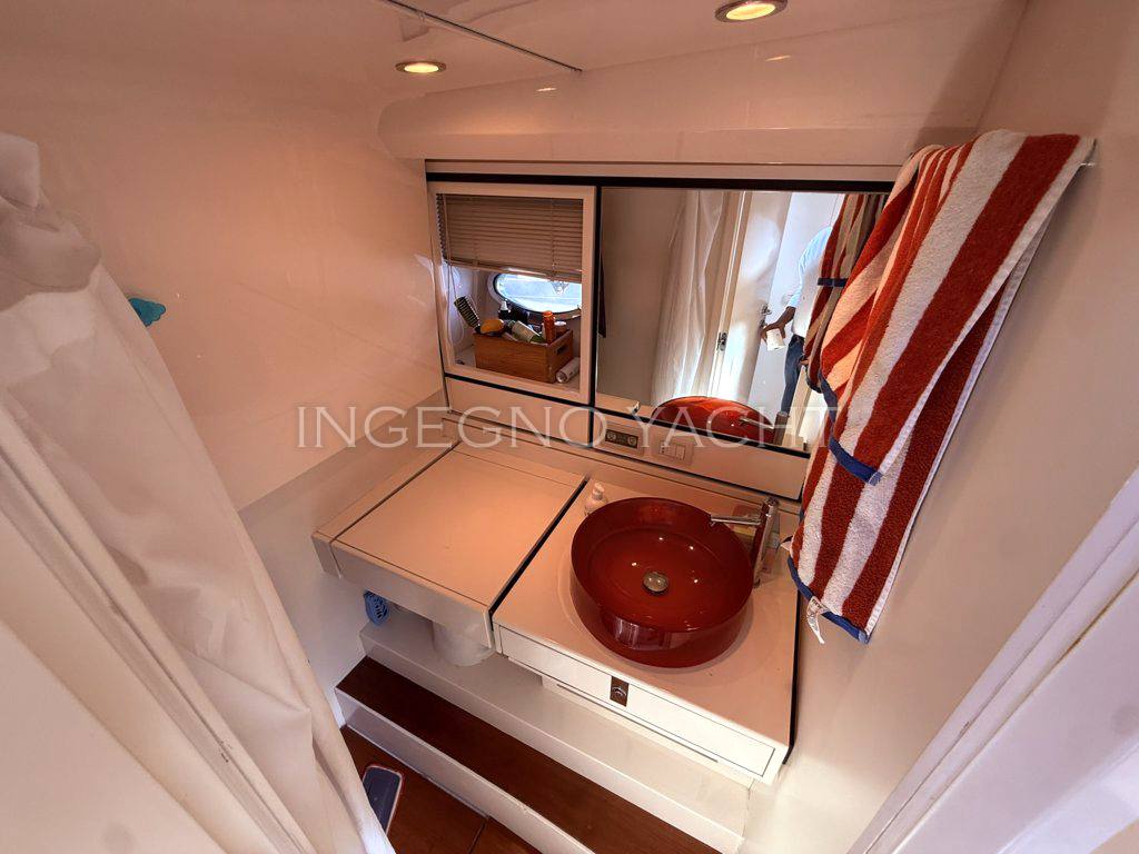 Itama Forty motor boat