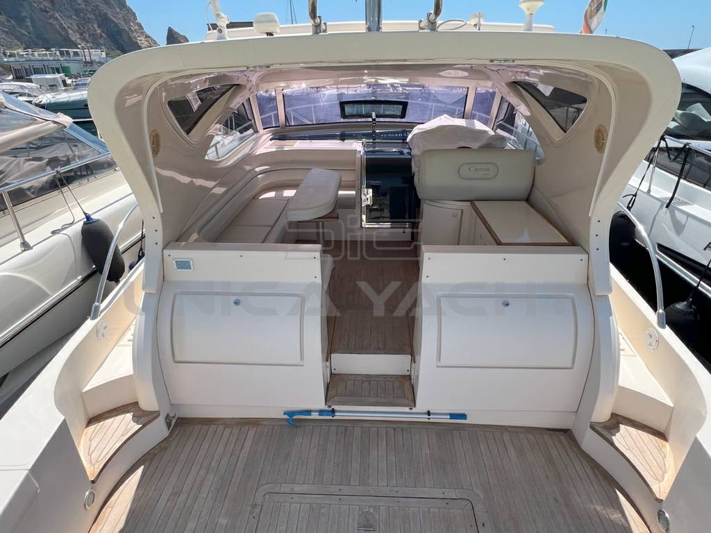 Cayman 43 Motor boat used for sale