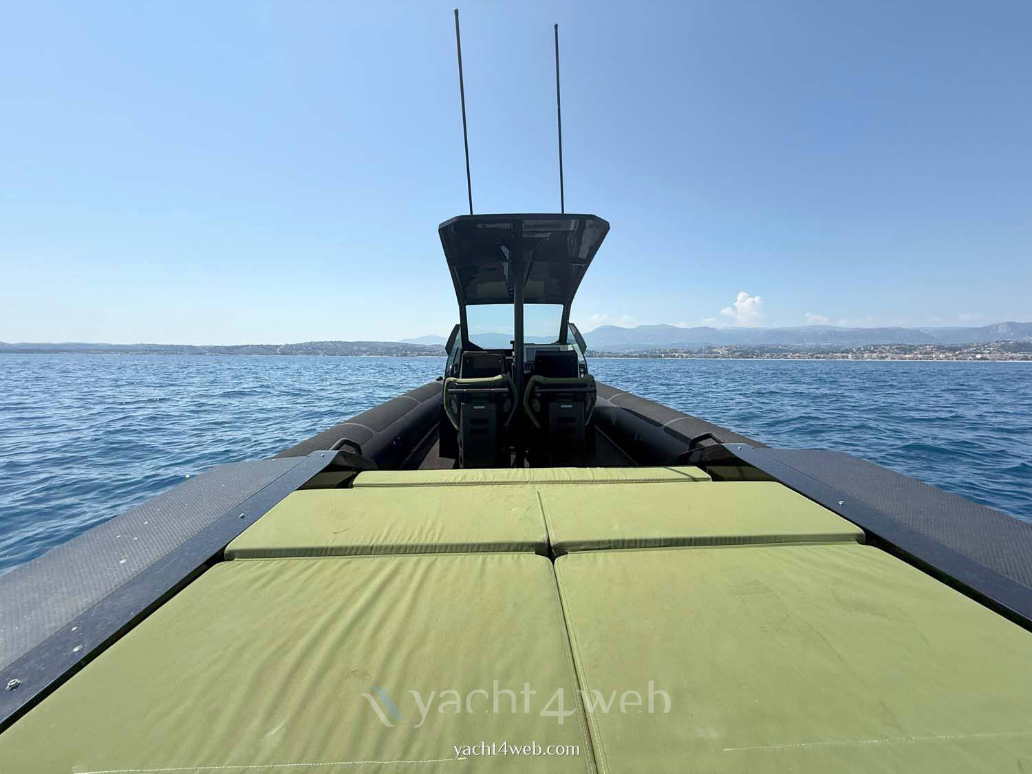 Goldfish 38 sport Iate a motor